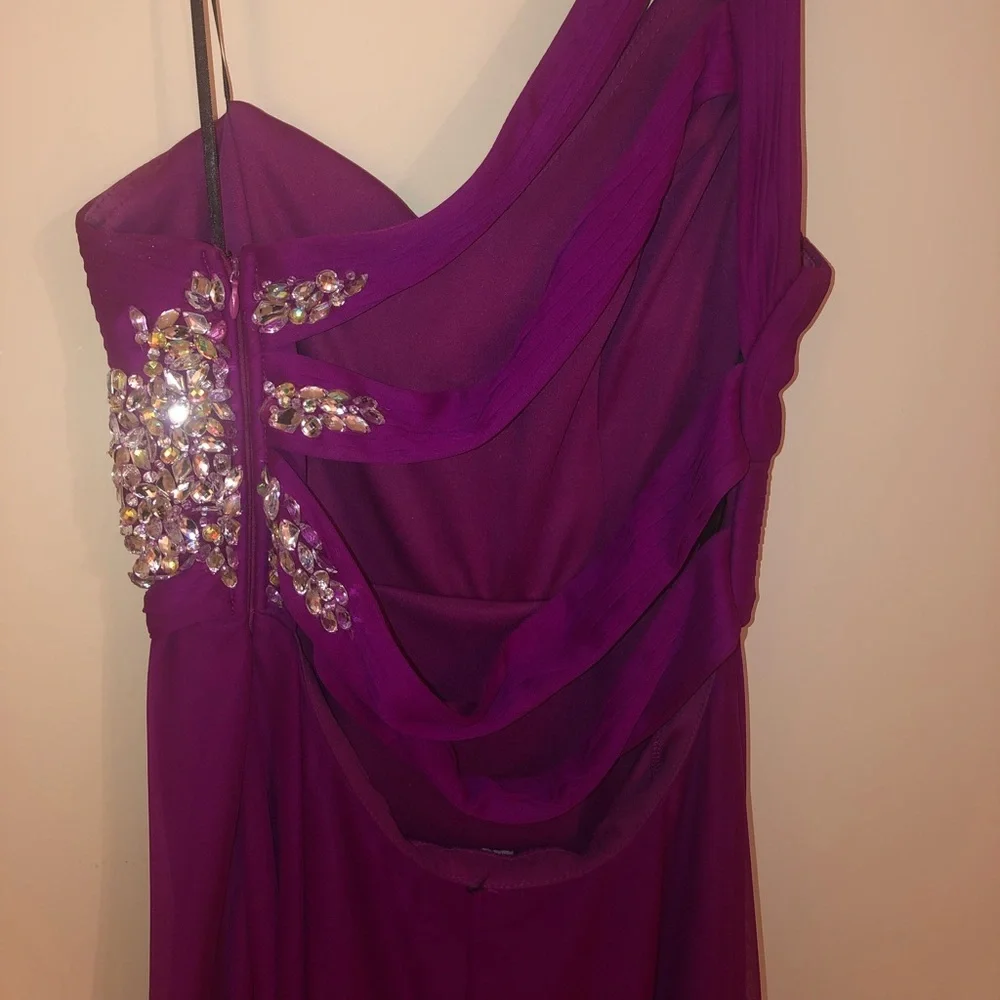 BEAUTIFUL PURPLE Strappy Back Formal Dress - Picture 5 of 8